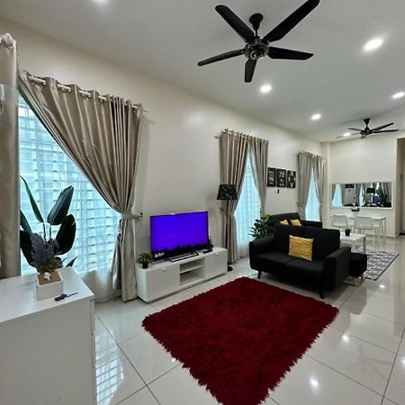 Rumahku Homestay, Taman Jasin Perdana Esterno foto