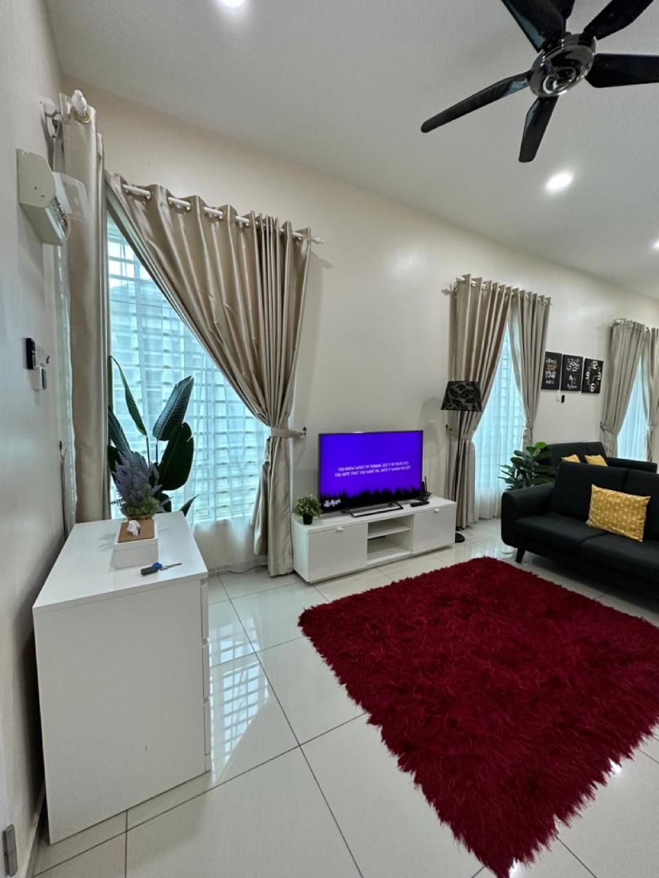 Rumahku Homestay, Taman Jasin Perdana Esterno foto